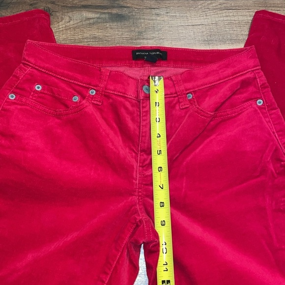 Banana Republic Mr Skinny Fit Velvet Russian Red Pants.  Size 6 - Picture 9 of 10